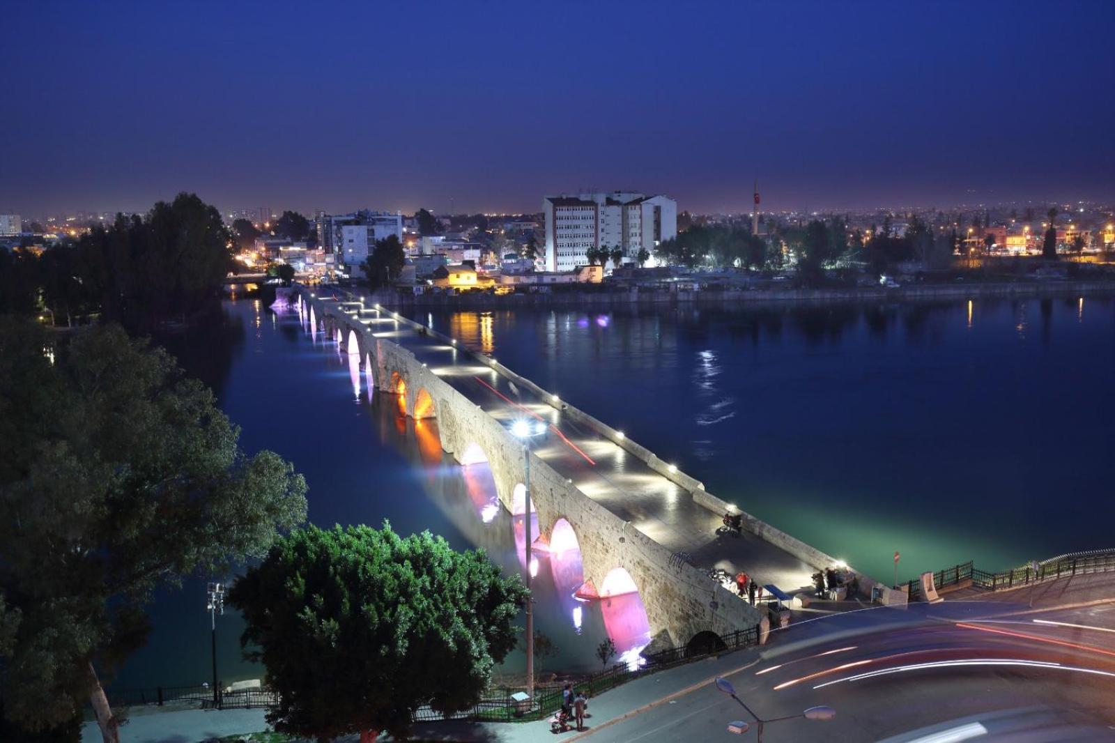 Adana Taskoeprue Hotel المظهر الخارجي الصورة