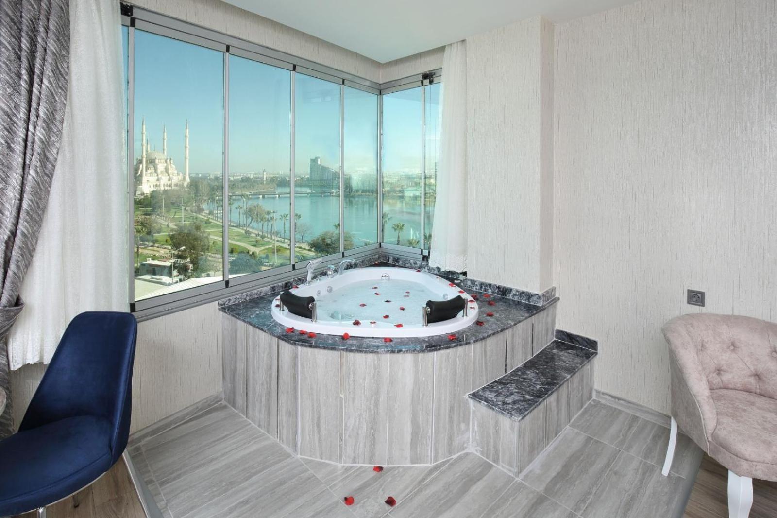 Adana Taskoeprue Hotel المظهر الخارجي الصورة