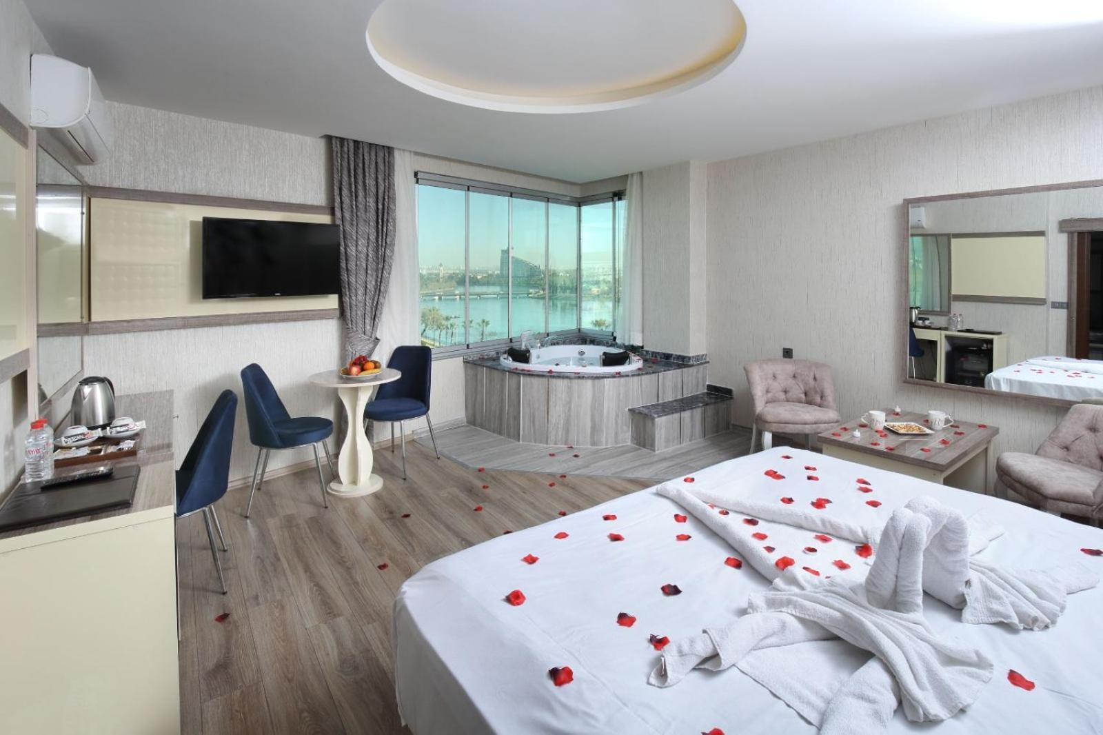 Adana Taskoeprue Hotel المظهر الخارجي الصورة